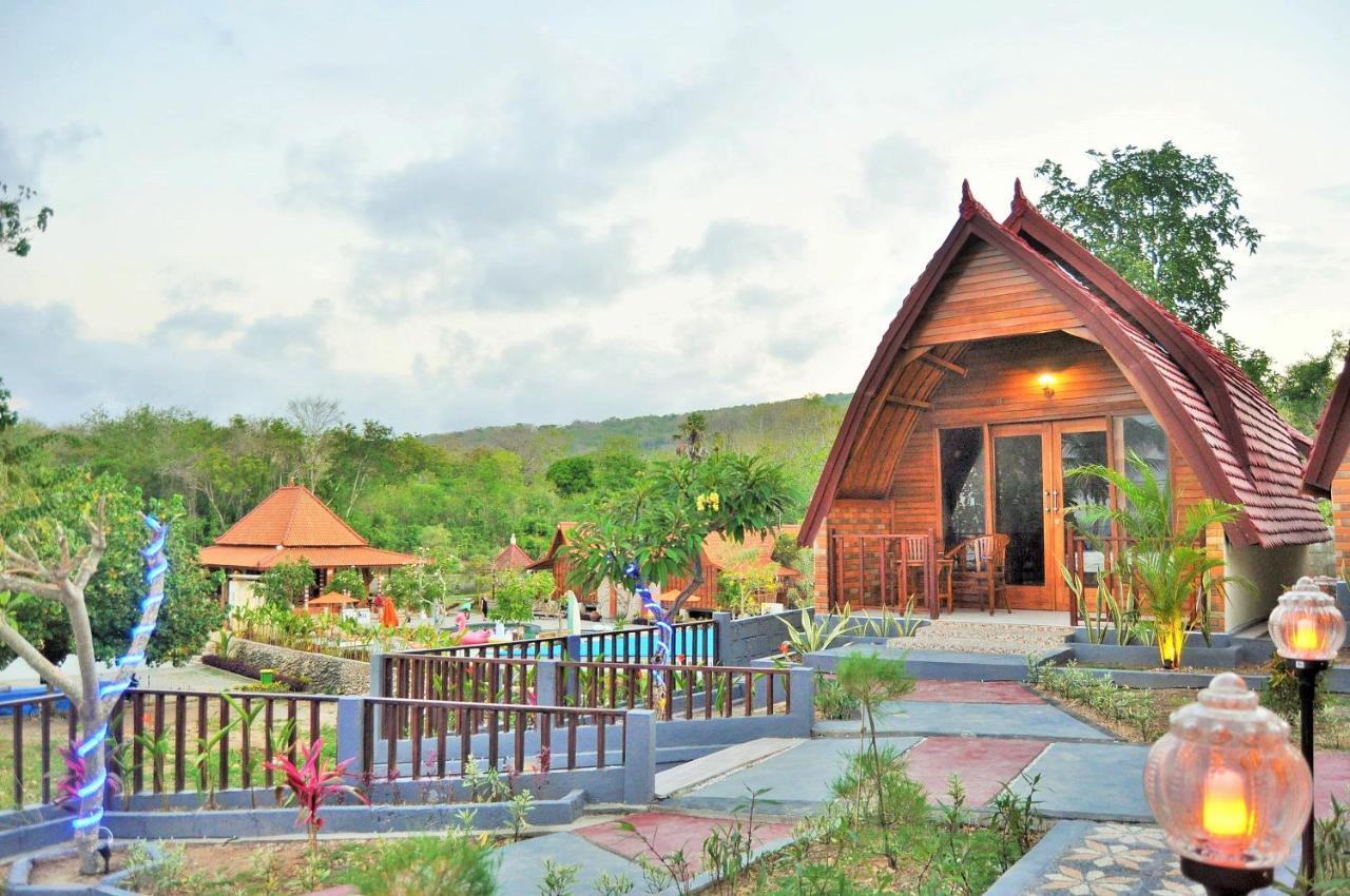 Surya Chandra Beach Bungalow Batununggul Екстер'єр фото