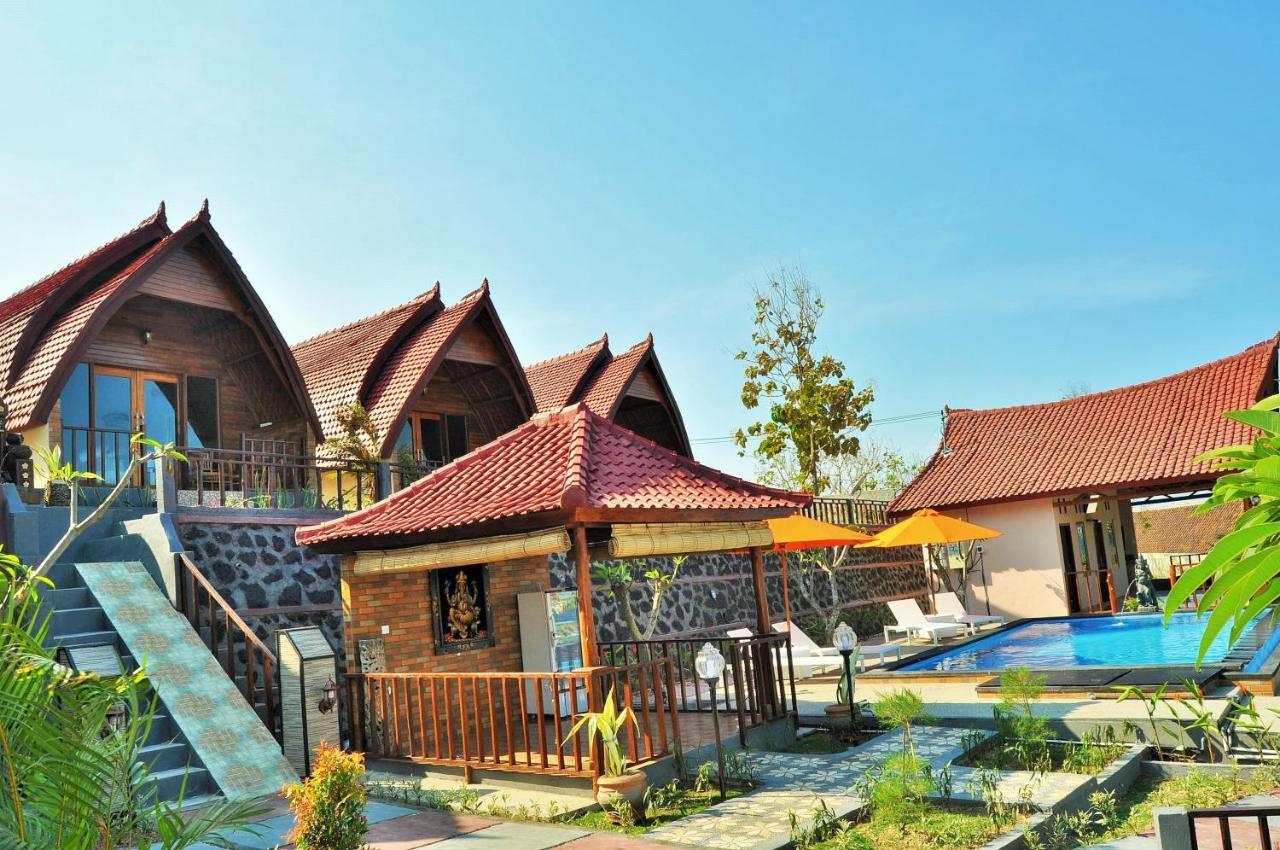 Surya Chandra Beach Bungalow Batununggul Екстер'єр фото