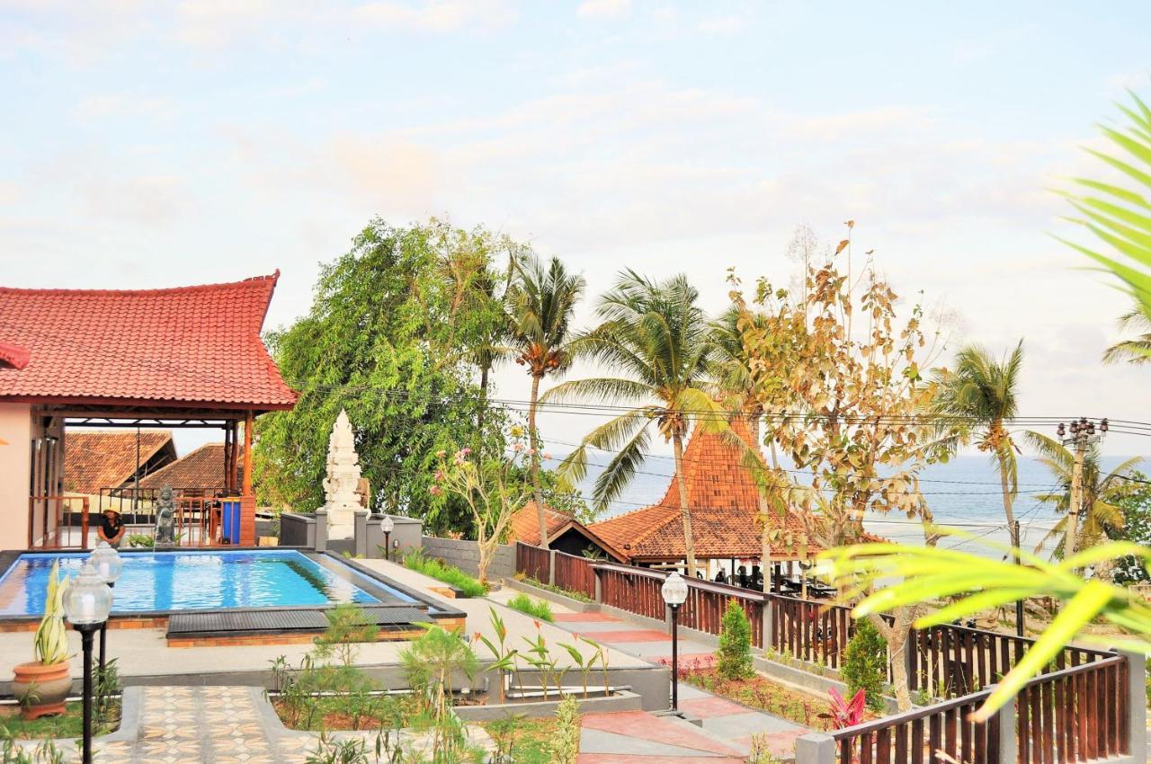 Surya Chandra Beach Bungalow Batununggul Екстер'єр фото