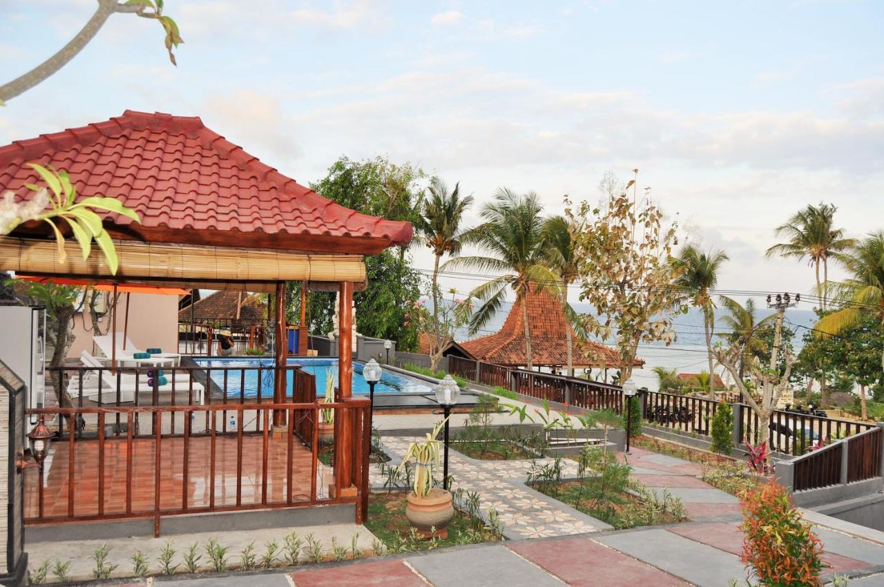 Surya Chandra Beach Bungalow Batununggul Екстер'єр фото