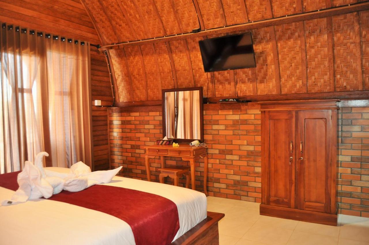Surya Chandra Beach Bungalow Batununggul Екстер'єр фото