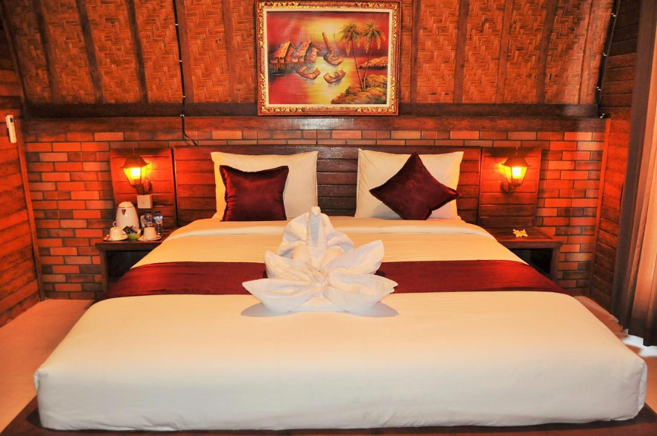 Surya Chandra Beach Bungalow Batununggul Екстер'єр фото